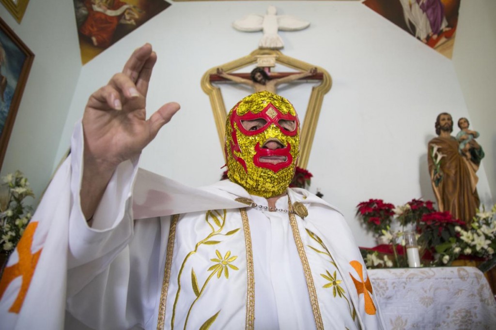 addict-priest-luchador-the-incredible-semi-true-life-of-fray-tormenta-body-image-1420677353