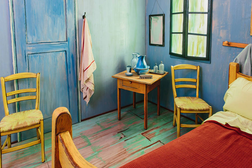 van-gogh-room-airbnb-art-institute-chicago-3