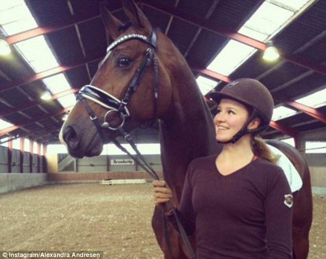 31BBEDCB00000578-3471308-Professional_teenage_horse_rider_Alexandra_Andresen_pictured_who-a-1_1456846838734