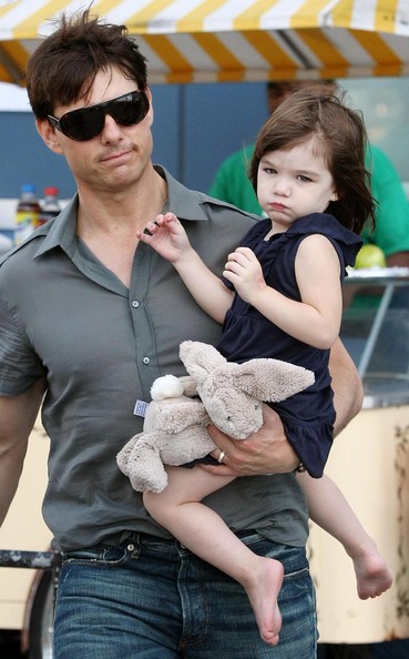 suri and tom cruise (7)