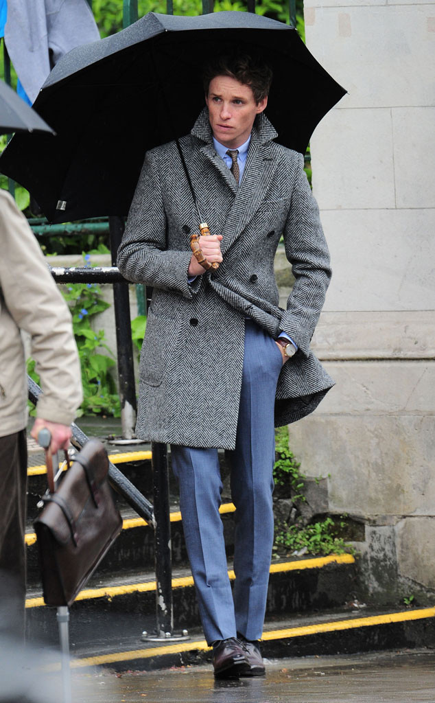 rs_634x1024-150515093313-634-eddie-redmayne-rainy-day-photo-shoot-london-jr-51515