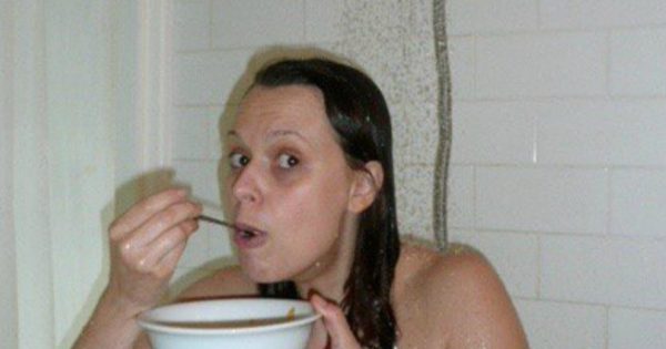 mia-in-shower-600x315