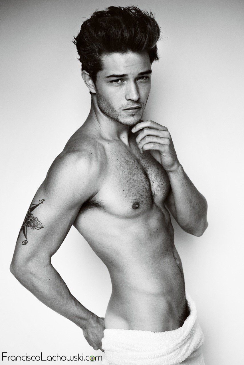 Towel-Series-51- Francisco-Lachowski