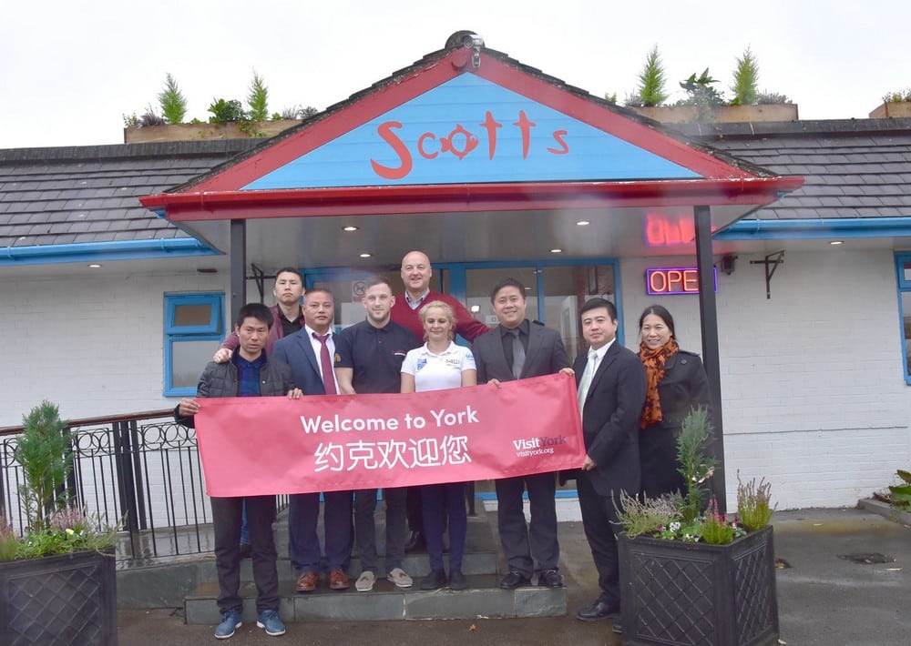 Scotts-Fish-and-Chips-receives-Chinese-visitors-1