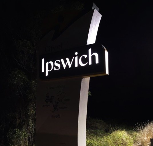 ipswich-entry-sign-night-shot-reflective-vinyl