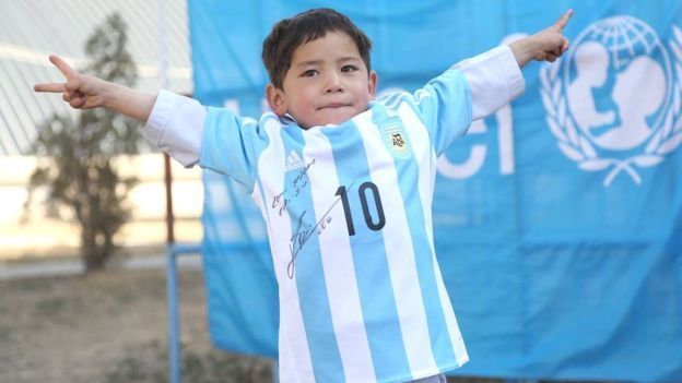 _88438946_messi_boy