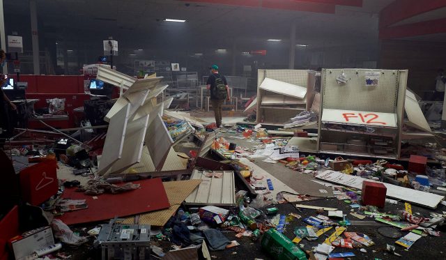 minneapolis-target-looted-640x373